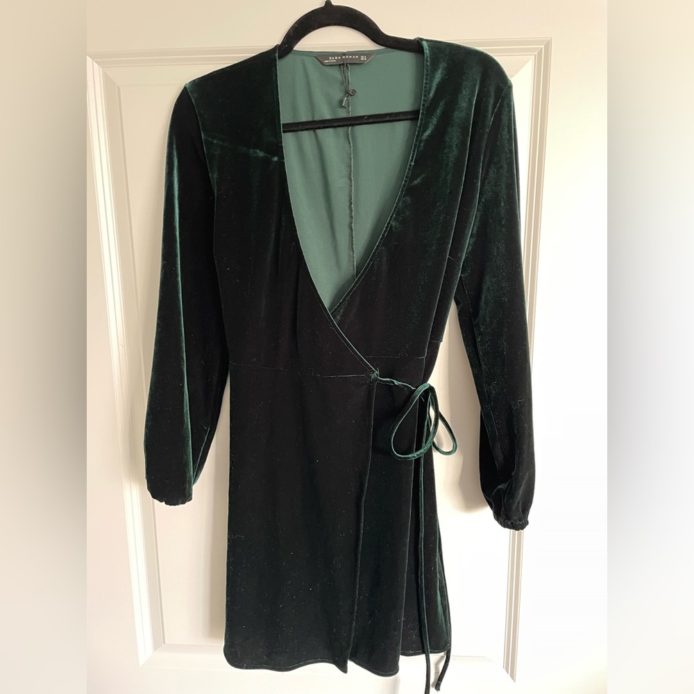 Zara Emerald Velvet Dress